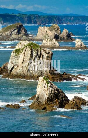Mer Cantabrique se trouve près de la plage silencieuse, Principauté des Asturies, Asturies, Espagne, Europe Banque D'Images