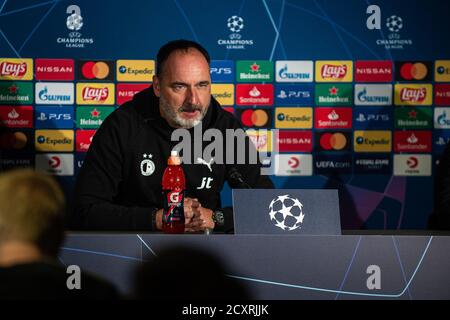 Herning, Danemark. 30 septembre 2020. Jindrich Trisovsky, responsable de Slavia Praha, a assisté à la conférence de presse après le match de qualification de la Ligue des champions de l'UEFA entre le FC Midtjylland et Slavia Praha à l'arène MCH à Herning. (Crédit photo : Gonzales photo/Alamy Live News Banque D'Images