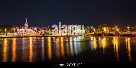 Newport City - Panorama de nuit, Casnewydd, pays de Galles du Sud Banque D'Images