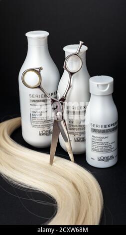 L'oreal professionnel Paris Expert Serie Silver cheveux.loreal shampooing crème Masque pour cheveux gris blanc. Coiffeur professionnel Banque D'Images