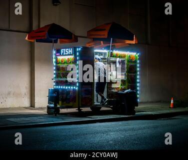 Chariot alimentaire halal dans le quartier de Chelsea, à New York, le jeudi 17 septembre 2020. (© Richard B. Levine) Banque D'Images