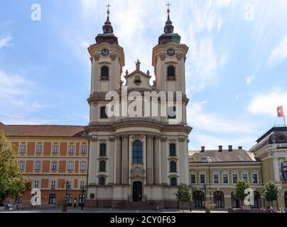L'église Saint-Antoine de Padoue sur Dobo Istvan Dans le centre d'Eger, par une belle journée d'été Banque D'Images