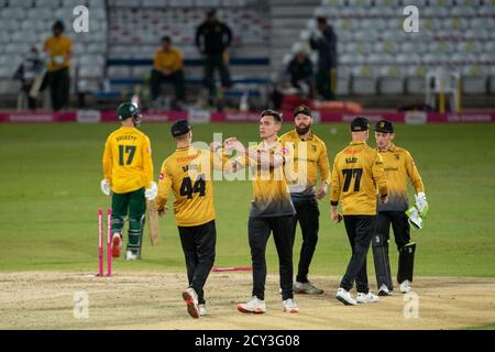 Gavin Griffiths de Leicestershire foxes célèbre la prise du cricket de Ben Duckett Outlaws lors du match final du quart du Blast Vitality T20 à Trent Bridge, Nottingham. Banque D'Images