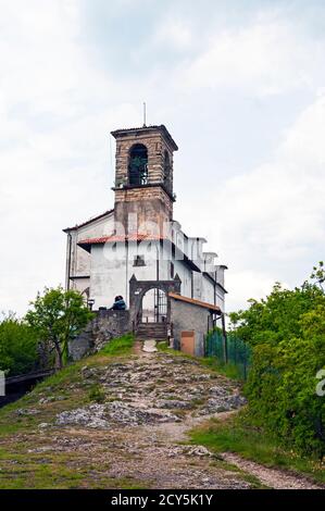 Santuario della Madonna della Ceriola sur Monte Isola, Lago d'Iseo, Italie Banque D'Images