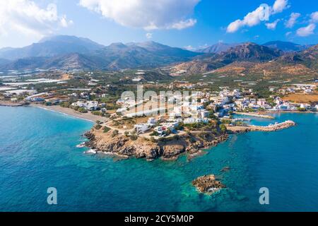 Port de Makri Gialos village au sud de la Crète, Grèce. Banque D'Images