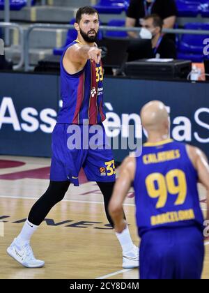 Nikola Mirotic et Nicholas William Calathes du FC Barcelone lors du match Euroligue de Turkish Airlines entre le FC Barcelone et le CSKA Moscou CAB au Palau Blaugrana le 01 octobre 2020 à Barcelone, Espagne. Banque D'Images