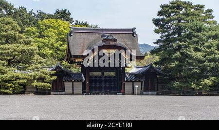 Porte Kenshunmon, Palais impérial de Kyoto (Kyoto Gosho), Japon Banque D'Images