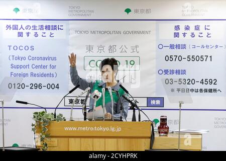 Tokyo, Japon. 2 octobre 2020. Le gouverneur de Tokyo Yuriko Koike parle lors de sa conférence de presse régulière au bâtiment du Gouvernement métropolitain de Tokyo, le 2 octobre 2020, à Tokyo, au Japon. Credit: Rodrigo Reyes Marin/AFLO/Alay Live News Banque D'Images