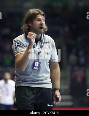 Magdebourg, Allemagne. 1er octobre 2020. Handball: Bundesliga, SC Magdeburg - Bergischer HC, 1er entraîneur de match Sebastian Hinze de Bergischer HC gesticulates. Crédit : Ronny Hartmann/dpa-Zentralbild/dpa/Alay Live News Banque D'Images