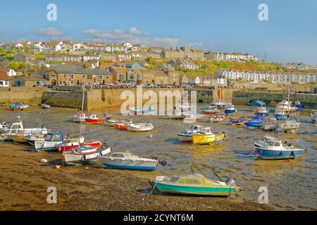 Port de Porthleven, Cornouailles, Angleterre. Banque D'Images