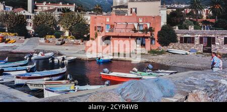 Le pittoresque village de pêcheurs d'Erbalunga. Commune de Brando, dans le département français de haute-Corse, Corse. France Banque D'Images