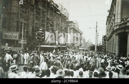 Aprile 18, 1928, le dernier empereur chinois pu Yi arrive à Tientsin pour visiter la caserne italienne Ermanno Carlotto - Tianjin, Chine Banque D'Images