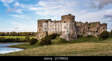 Château de Carew, parc national de la côte de Pembrokeshire, Pembrokeshire, pays de Galles Banque D'Images