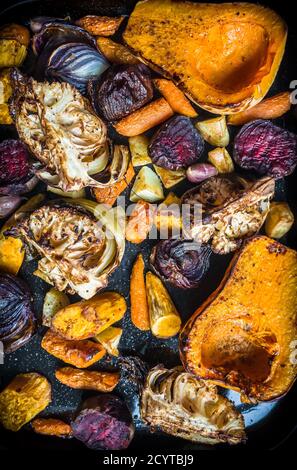 Une sélection de légumes grillés à l'automne. Banque D'Images