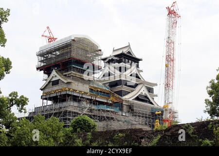 Château de Kumamoto en rénovation majeure après le tremblement de terre. Pris en août 2019. Banque D'Images