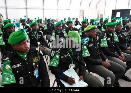 Des policiers constitués nigérians servant dans la Mission de l'Union africaine en Somalie (AMISOM) assistent à une cérémonie d'adieu le 5 janvier 2019, marquant l'achèvement de leur tour de service en Somalie. Banque D'Images