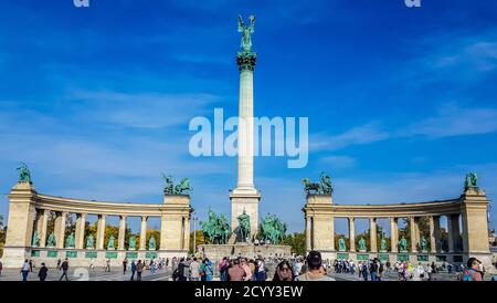 Monument du millénaire sur le Hosok Tere (place des héros). Budapest, Hongrie Banque D'Images