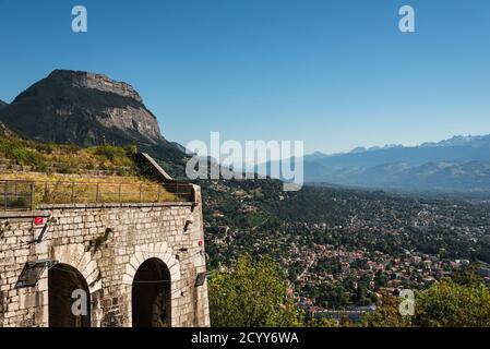 Vue panoramique de la ville de Grenoble depuis la Bastille Fortification Banque D'Images