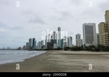 Plage fermée ou shutdown concept parmi covid 19 craintes et panique sur la propagation contagieuse du virus à Bocagrande, Cartagena, Colombie Banque D'Images