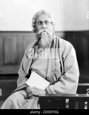 Rabindranath Tagore (né Robindronath Thakur, 1861-1941), portrait de l'artiste, peintre et compositeur bengali, vers 1916 Banque D'Images