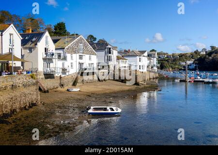 Petite ville de pêche de Fowey sur la côte de Cornouailles Banque D'Images