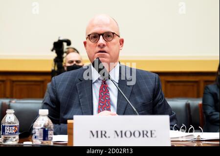 Washington, DC, États-Unis. 2 octobre 2020. Le 2 octobre 2020 - Washington, DC, États-Unis : JONATHAN MOORE, secrétaire adjoint intérimaire, Bureau des océans et des affaires environnementales et scientifiques internationales, département d'État des États-Unis, prenant la parole à l'occasion d'une audience du comité mixte du sous-comité sur l'Asie du Comité des affaires étrangères de la Chambre des communes, Le Pacifique et la non-prolifération et le sous-comité du Comité des services armés de la Chambre des communes sur le renseignement et les menaces et capacités émergentes sur le «renforcement de la sécurité biologique: Menaces traditionnelles et défis émergents» (image de crédit: © Michael Brochste Banque D'Images