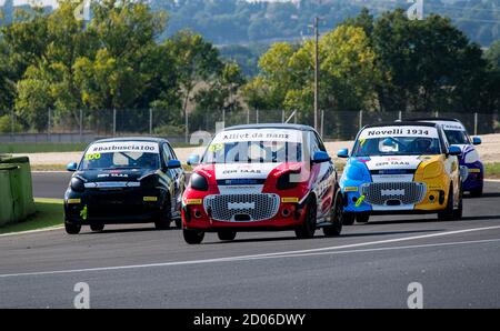Circuit de Vallelunga, Rome, Italie, 12 septembre 2020. Mercedes Smart Electric Championship, groupe de voitures de course en action sur circuit piste asphaltée Banque D'Images
