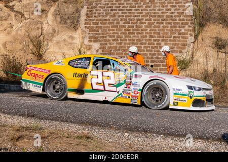 Vallelunga, Rome, Italie, 12 septembre 2020. Festival américain de Rome, championnat Nascar Euro. Maréchal les gens près de la voiture de la course Banque D'Images