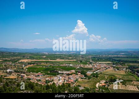 La vue de dessus du château Miravet sur la rivière Ebre, Catalogne Banque D'Images