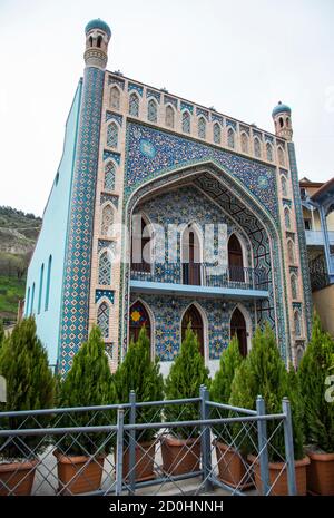 TBILISSI, GÉORGIE - 30 MARS 2018 : bains d'Orbeliani dans l'Abanotubani - ancien quartier de Tbilissi, connu pour ses bains sulfureux Banque D'Images