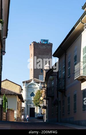 Barbarresco, une petite ville de Langa dans la province de Cuneo. Banque D'Images