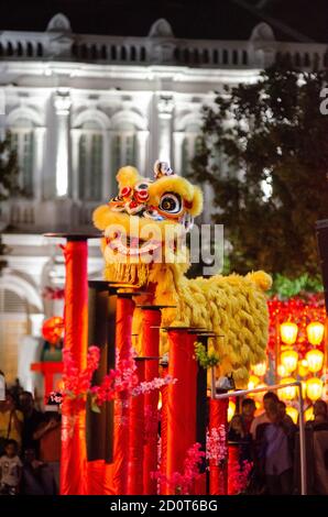 Georgetown, Penang/Malaysia - Fév 15 2020: Le Lion danse sur pilotis au cours de la nouvelle année chinoise. Banque D'Images