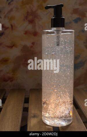 gel désinfectant pour les mains à base d'alcool contre le coronavirus et d'autres microvirus Banque D'Images