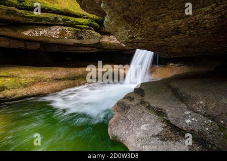 Chutes de Sabbaday dans les White Mountains du New Hampshire, États-Unis Banque D'Images