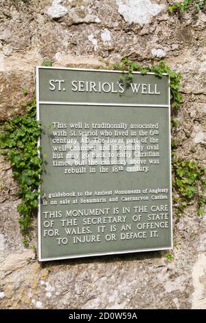 Le puits de St Seiriol au Prieuré de Penmon sur Anglesey Nord pays de galles Banque D'Images