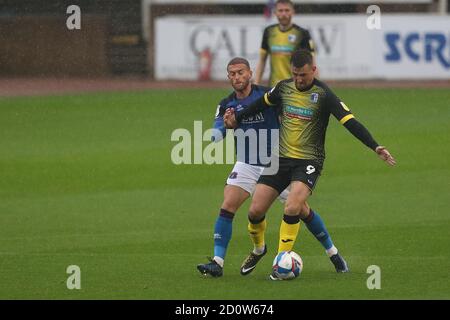 CARLISLE, ANGLETERRE. 3 OCTOBRE 2020 Scott Quigley de Barrow en action avec Lewis Alessandra de Carlisle United lors du match Sky Bet League 2 entre Carlisle United et Barrow à Brunton Park, Carlisle, le samedi 3 octobre 2020. (Credit: Mark Fletcher | MI News) Credit: MI News & Sport /Alay Live News Banque D'Images