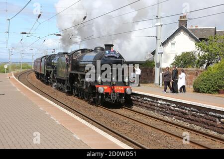 Ayr ,02 mai 2019.Excursion en train avec moteur à vapeur traversant Newton sur la gare d'Ayr, Ayrshire, Écosse, Royaume-Uni.La Grande-Bretagne X11 à bord Banque D'Images