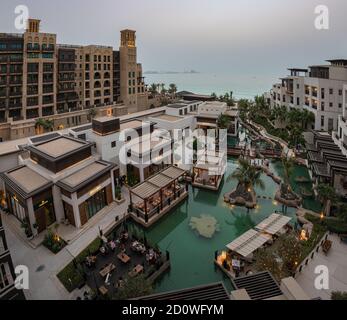 Jumeirah Al Naseem au crépuscule, Dubaï, Émirats arabes Unis Banque D'Images