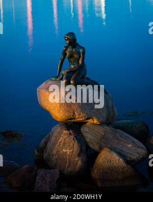 Sites près de la statue de la petite sirène à Copenhague. Banque D'Images