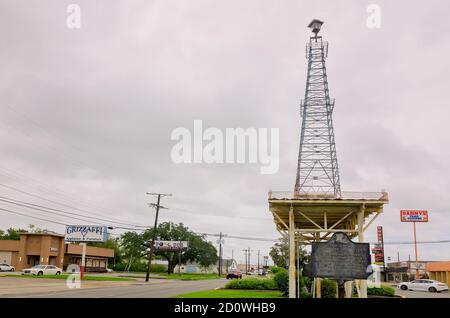 Le premier puits de pétrole offshore se trouve sur Brashear Avenue, le 27 août 2020, à Morgan City, en Louisiane. Banque D'Images