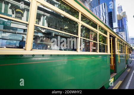 Tramway vert vintage de classe W dans le service de tramway City Circle. Tramway gratuit destiné principalement aux touristes qui se rendent dans le quartier central des affaires de Melbourne Banque D'Images