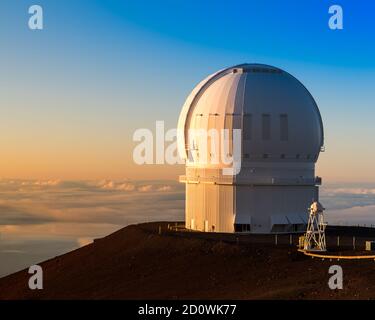 Au sommet de mauna kea, il y a de nombreux télescopes de classe wolrd et la vue est magnifique. Banque D'Images