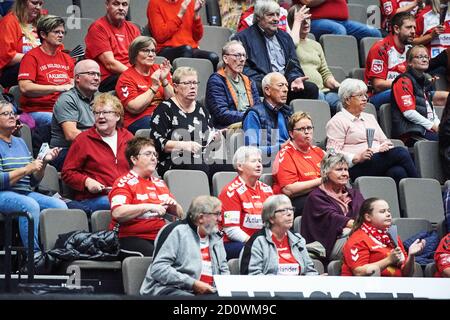 Aalborg, Danemark. 03ème octobre 2020. Les fans de handball d'Aalborg Handball vus pendant le match de la Ligue danoise de Handball entre Aalborg Handball et Skanderborg Handball à Jutlander Bank Arena à Aalborg. (Crédit photo : Gonzales photo/Alamy Live News Banque D'Images