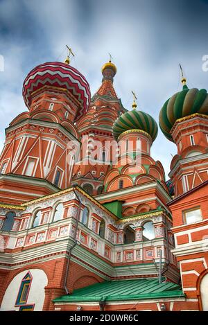 Dômes colorés à la cathédrale Saint-Basile de Moscou, Russie Banque D'Images