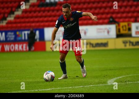 Londres, Royaume-Uni. 03ème octobre 2020. DaN Neil (24) de Sunderland en action pendant le match de la ligue de football EFL Skybet un, Charlton Athletic v Sunderland à la Vallée de Londres le samedi 3 octobre 2020. Cette image ne peut être utilisée qu'à des fins éditoriales. Utilisation éditoriale uniquement, licence requise pour une utilisation commerciale. Aucune utilisation dans les Paris, les jeux ou les publications d'un seul club/ligue/joueur. photo par Tom Smeeth/Andrew Orchard sports Photography/Alay Live News crédit: Andrew Orchard sports Photography/Alay Live News Banque D'Images