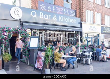 Q Bar & Kitchen, High Street, Beckenham, London Borough of Bromley, Greater London, Angleterre, Royaume-Uni Banque D'Images