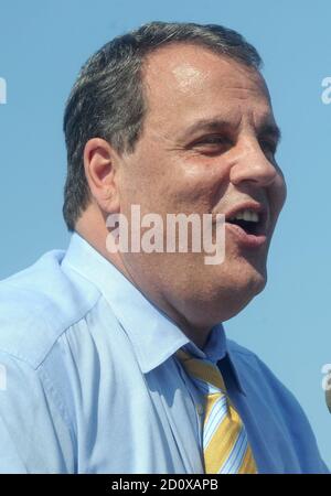 Belmar, États-Unis d'Amérique. 30 mai 2015. BELMAR, NJ - MAI 29 : GOV. Chris Christie se rend sur la rive pour promouvoir le tourisme d'été au New Jersey une semaine après le week-end des vacances du Memorial Day. Le 29 mai 2015 à Madrid, Espagne. Personnes: Gov. Chris Christie crédit: Storms Media Group/Alay Live News Banque D'Images