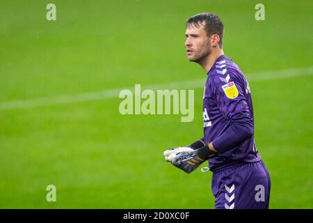 Stade Riverside, Middlesbrough, Cleveland, Royaume-Uni. 3 octobre 2020. Championnat de football de la Ligue anglaise de football, Middlesbrough versus Barnsley; Marcus Bettinelli de Middlesbrough FC regardant l'action devant lui crédit: Action plus Sports/Alamy Live News Banque D'Images