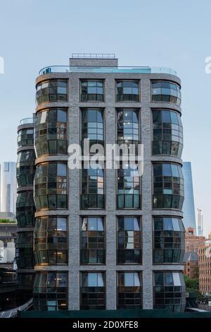 New York / USA - juillet 28 2020: Une vue sur Lantern House au 515 West 18e rue à Manhattan. Immeuble d'appartements relié à la High Line Banque D'Images