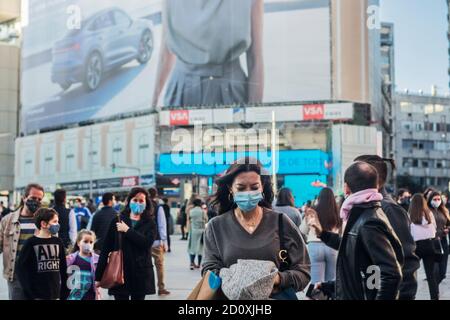 Madrid, Espagne. 03ème octobre 2020. Premier jour de la fermeture de la ville de Madrid, les rues sont complètement surpeuplées dans la bataille contre le coronavirus. (Photo d'Alberto Sibaja/Pacific Press) (photo d'Eyepix Group/Pacific Press) crédit: Pacific Press Media production Corp./Alay Live News Banque D'Images